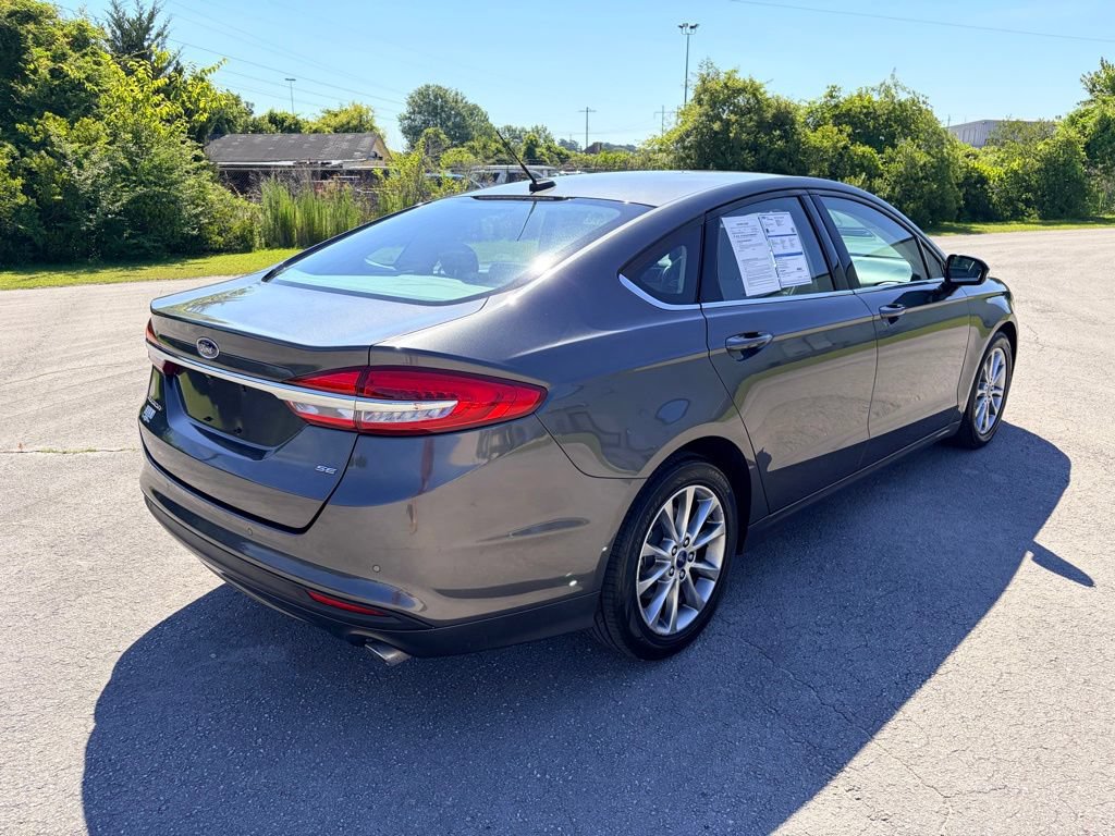 Certified 2017 Ford Fusion SE FWD image 3