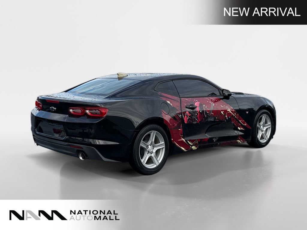 Used 2019 Chevrolet Camaro LT RWD image 5
