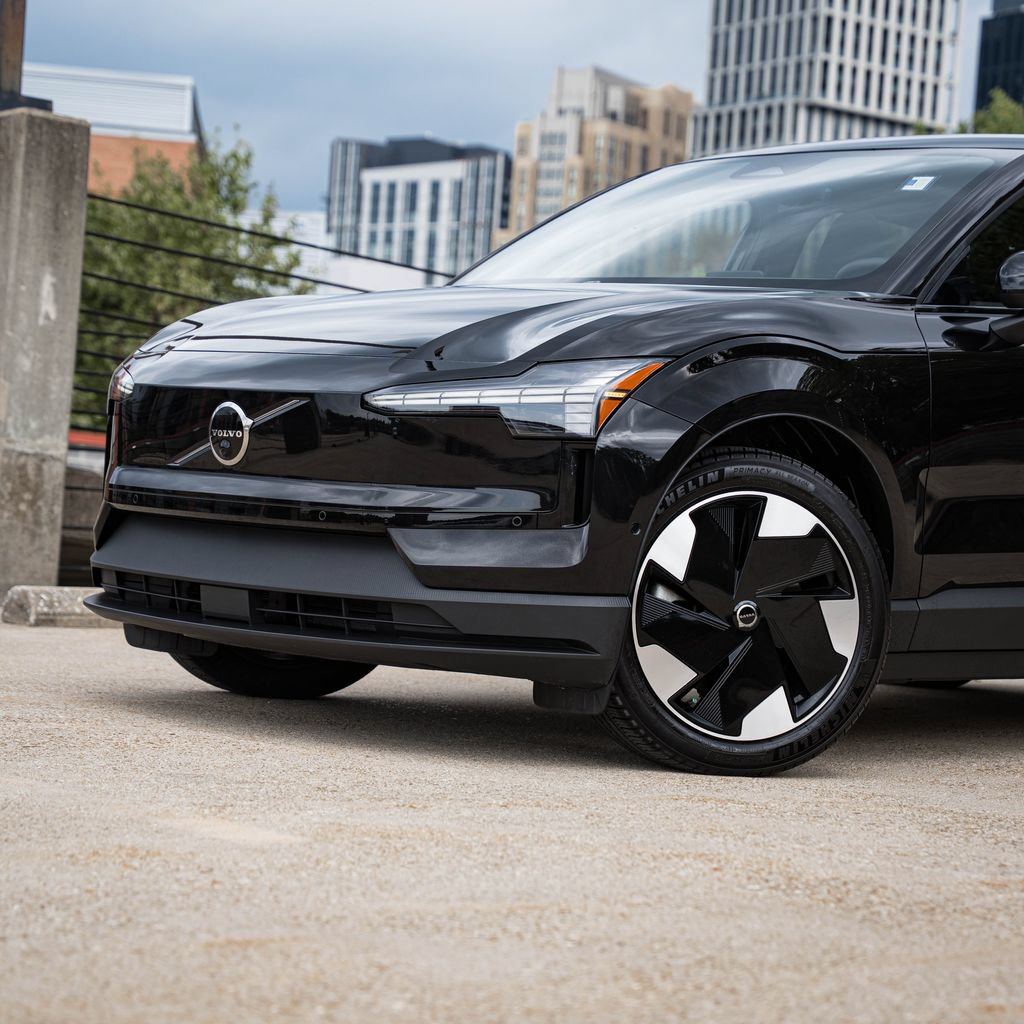 Certified 2025 Volvo EX30 Ultra w/ Protection Package Premier AWD/4WD image 2