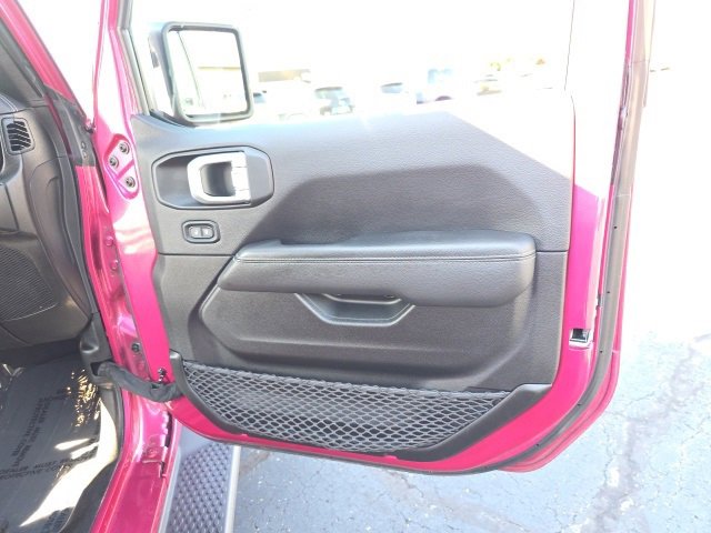 Used 2022 Jeep Wrangler Unlimited Sahara w/ Safety Group image 38