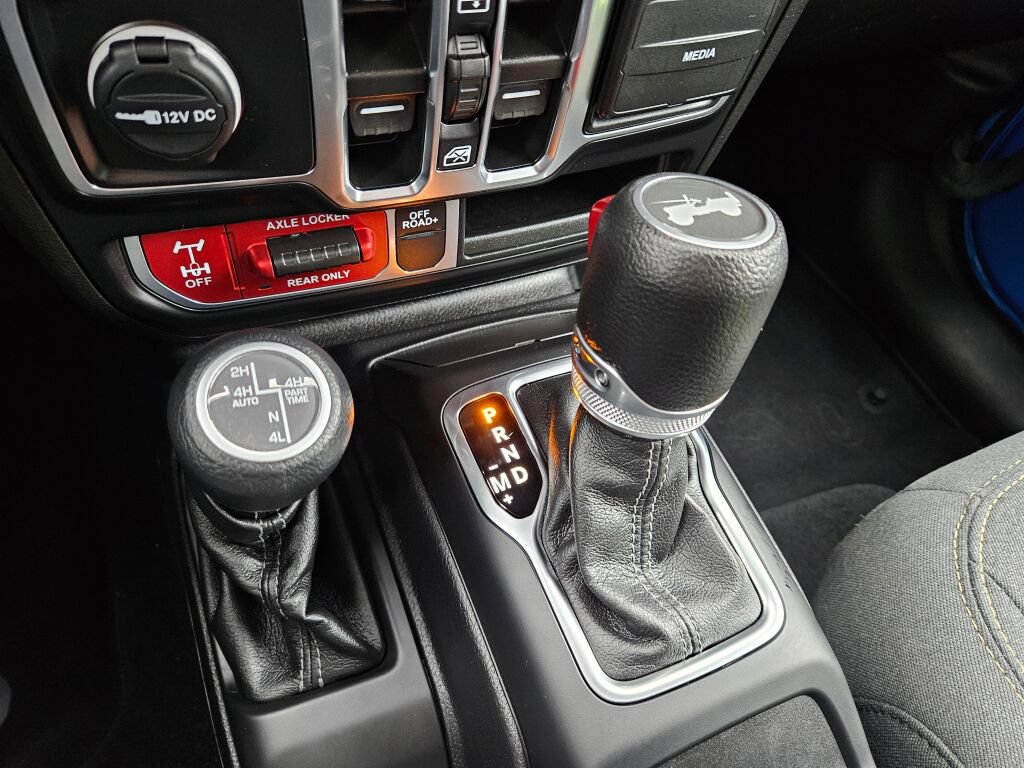 Used 2024 Jeep Wrangler Unlimited AWD/4WD image 27