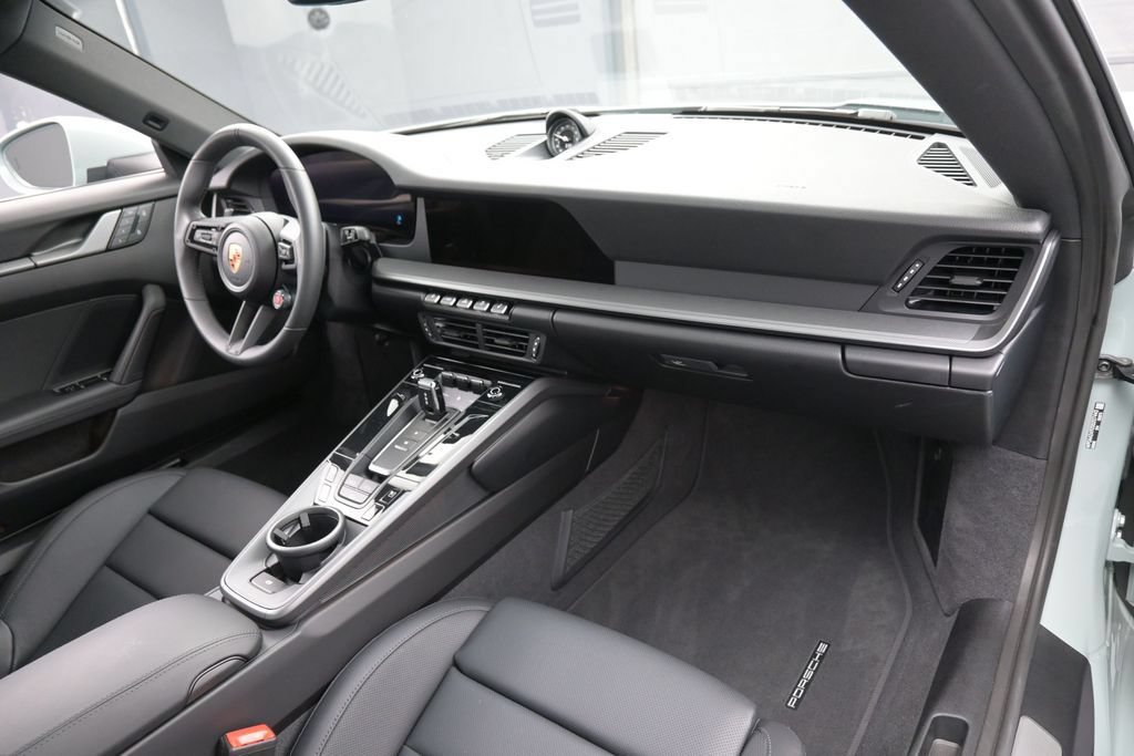 Certified 2025 Porsche 911 Carrera RWD image 27