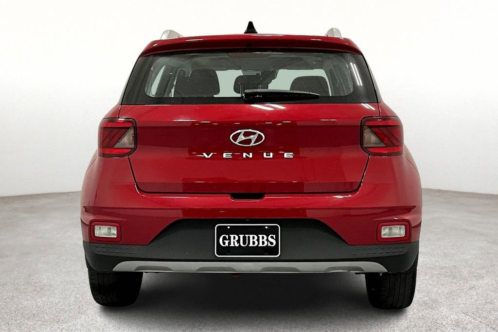 Used 2022 Hyundai Venue SEL w/ Cargo Package image 6