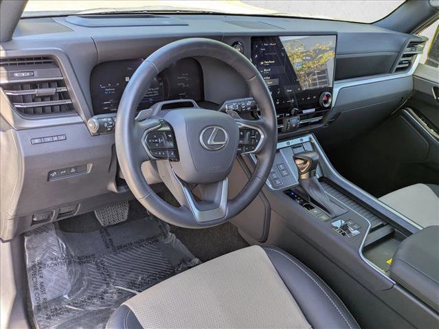 Used 2024 Lexus GX 550 image 10