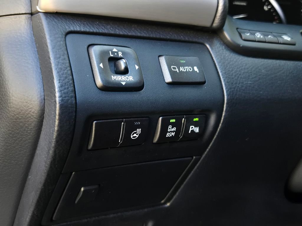 Used 2013 Lexus LS 460 w/ Comfort Pkg image 21