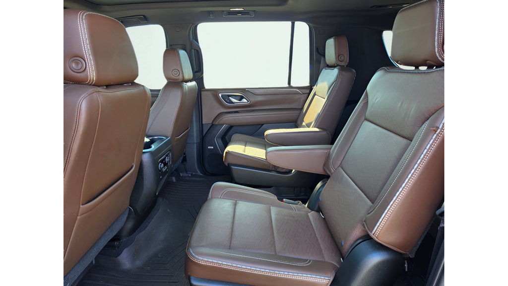Used 2021 Chevrolet Suburban High Country AWD/4WD image 13