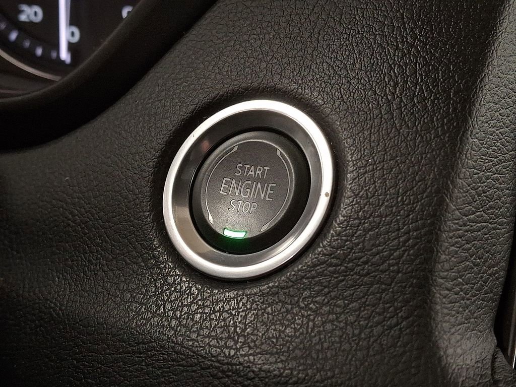 Used 2022 Cadillac XT4 Sport w/ LPO, Onyx Lite Package image 19