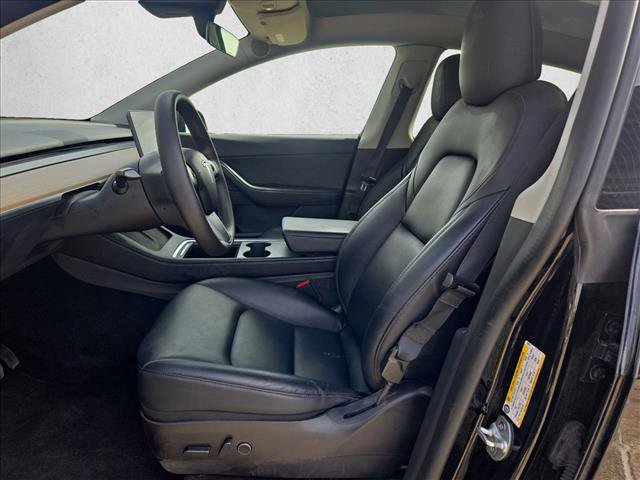 Used 2022 Tesla Model Y Long Range image 15