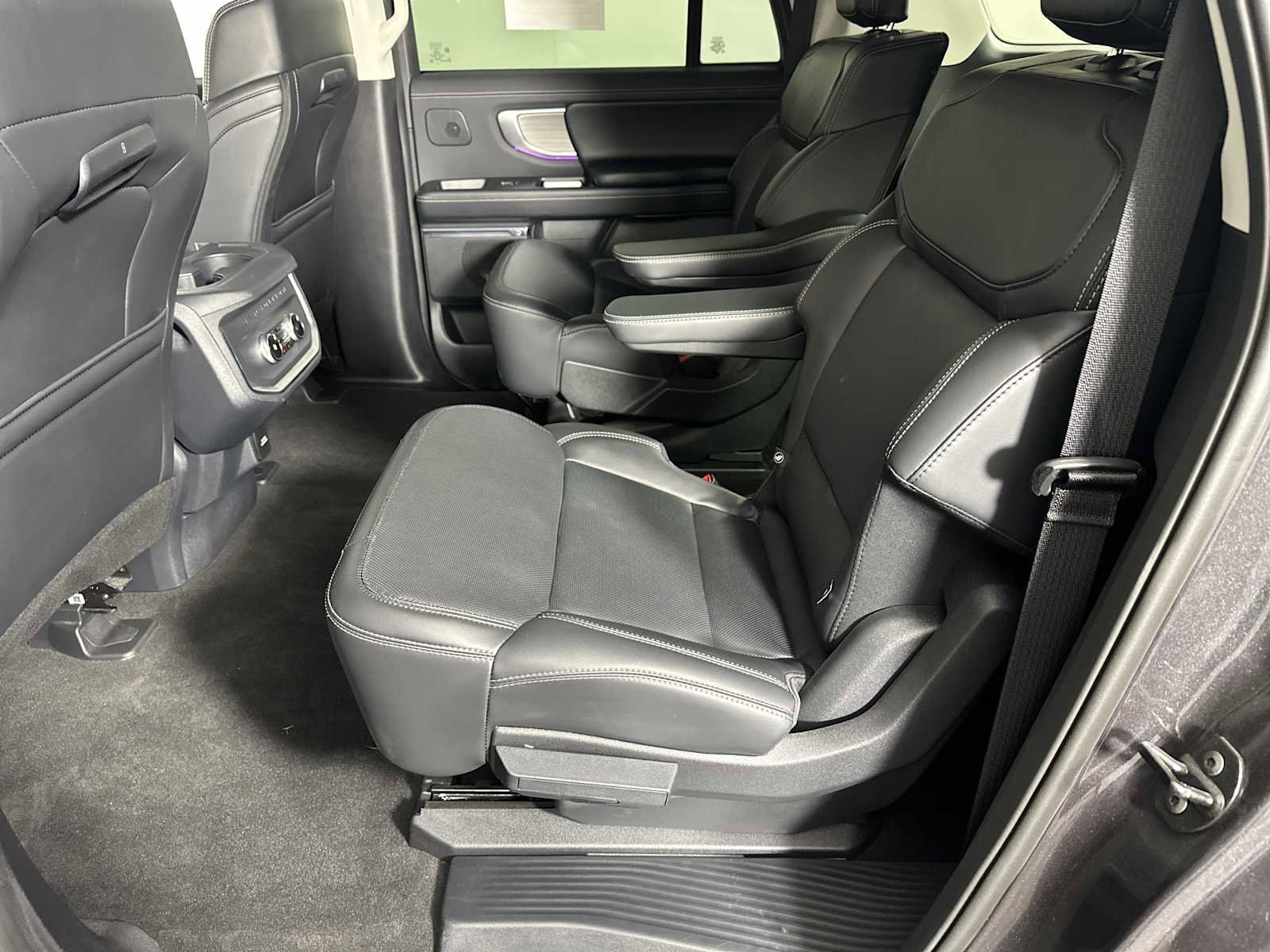 Used 2025 Ford Expedition Max Platinum w/ Driver's Package AWD/4WD image 25