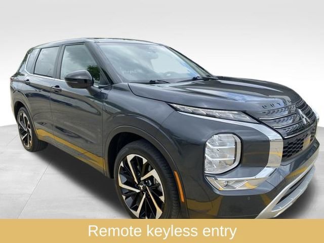 Used 2024 Mitsubishi Outlander SE image 4