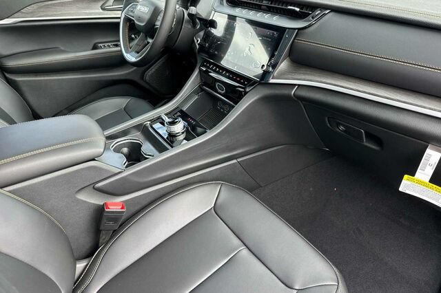 New 2026 Jeep Grand Cherokee L Limited AWD/4WD image 14