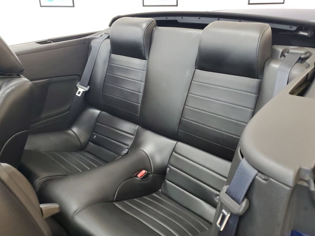 Used 2007 Ford Mustang Shelby GT500 RWD image 12
