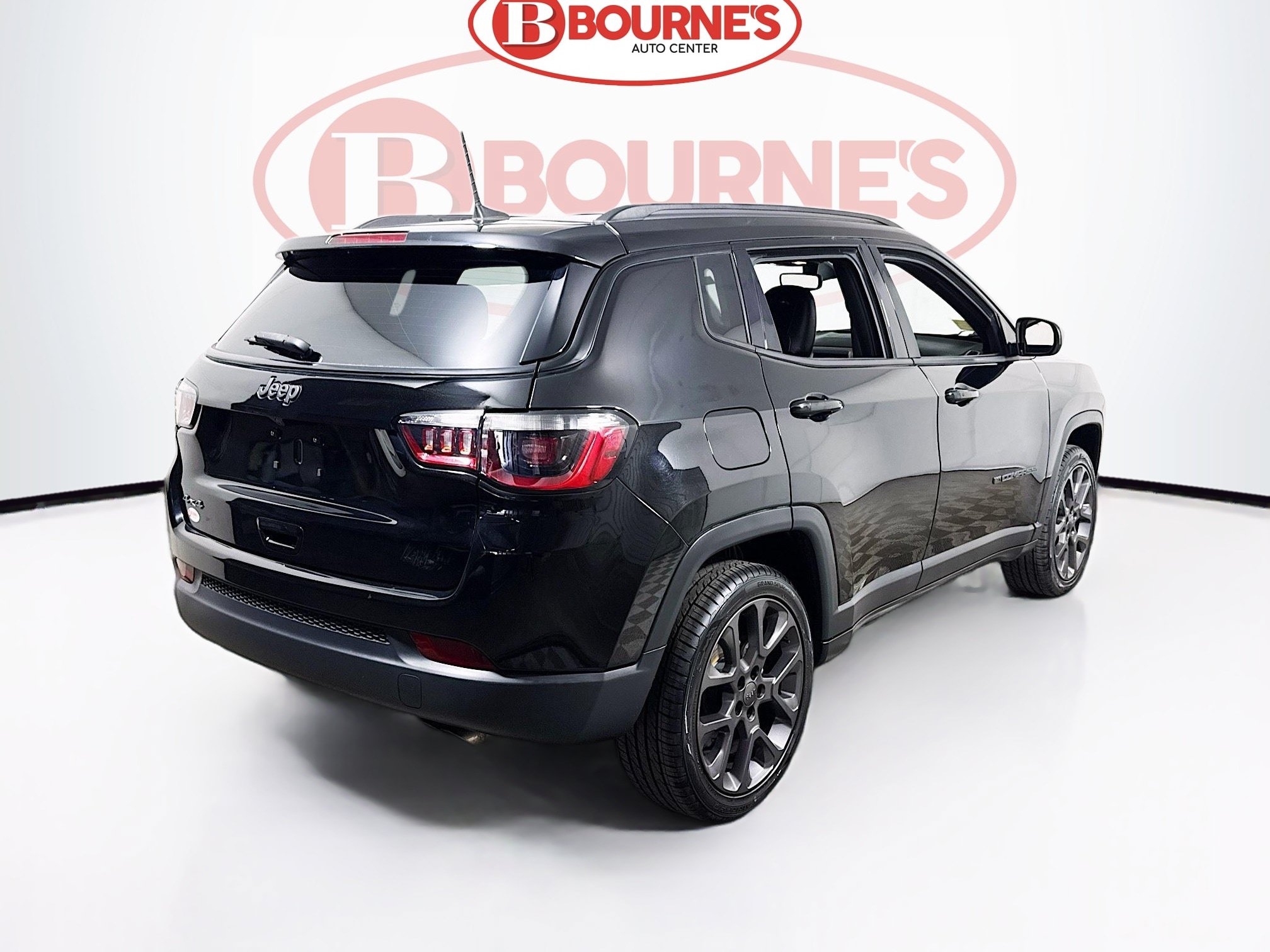 Used 2021 Jeep Compass Latitude AWD/4WD image 9