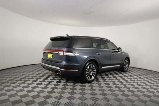 Used 2023 Lincoln Aviator Reserve w/ Equipment Group 201A image 6