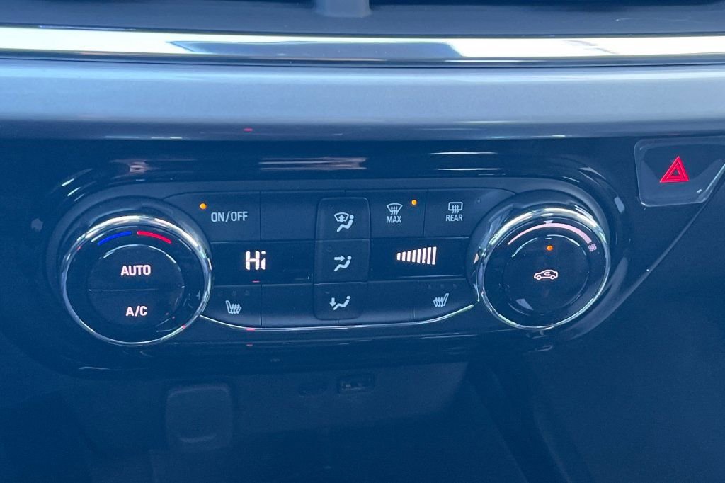 New 2026 Chevrolet Trax LT w/ Driver Confidence Package image 17