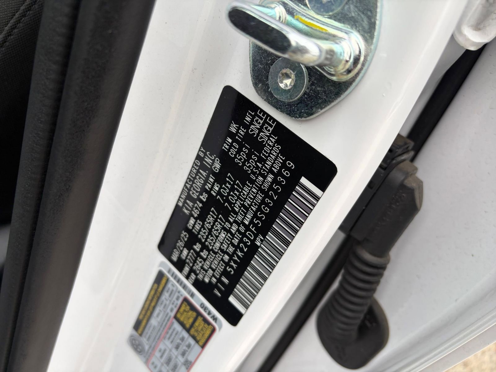 Used 2025 Kia Sportage LX image 28