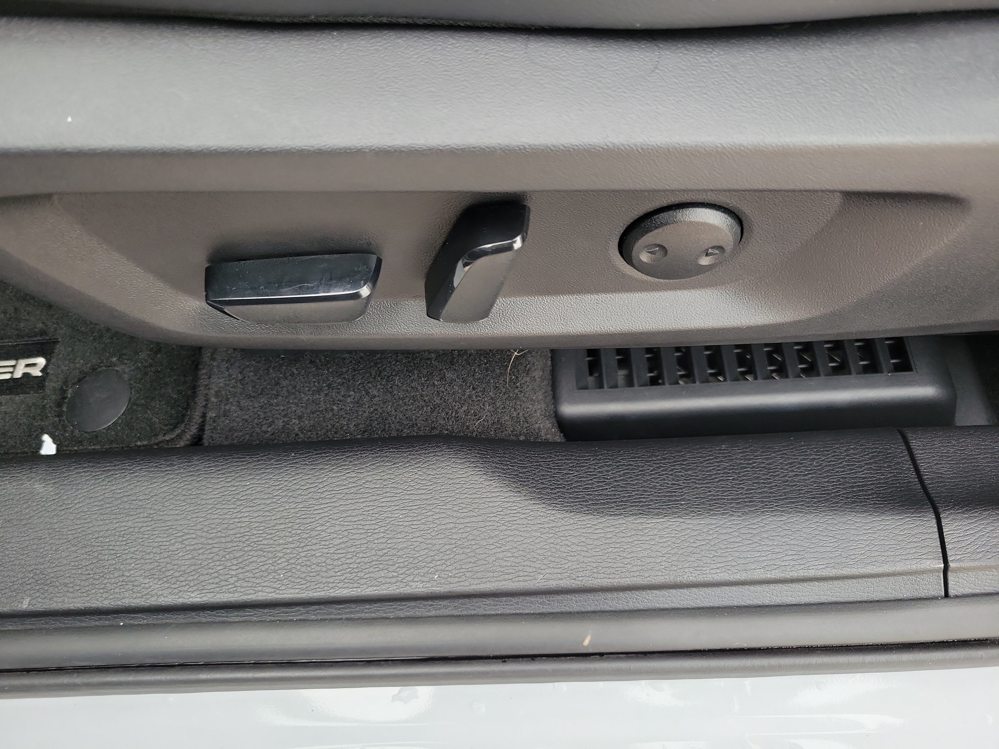 Used 2024 Mitsubishi Outlander SEL FWD image 26