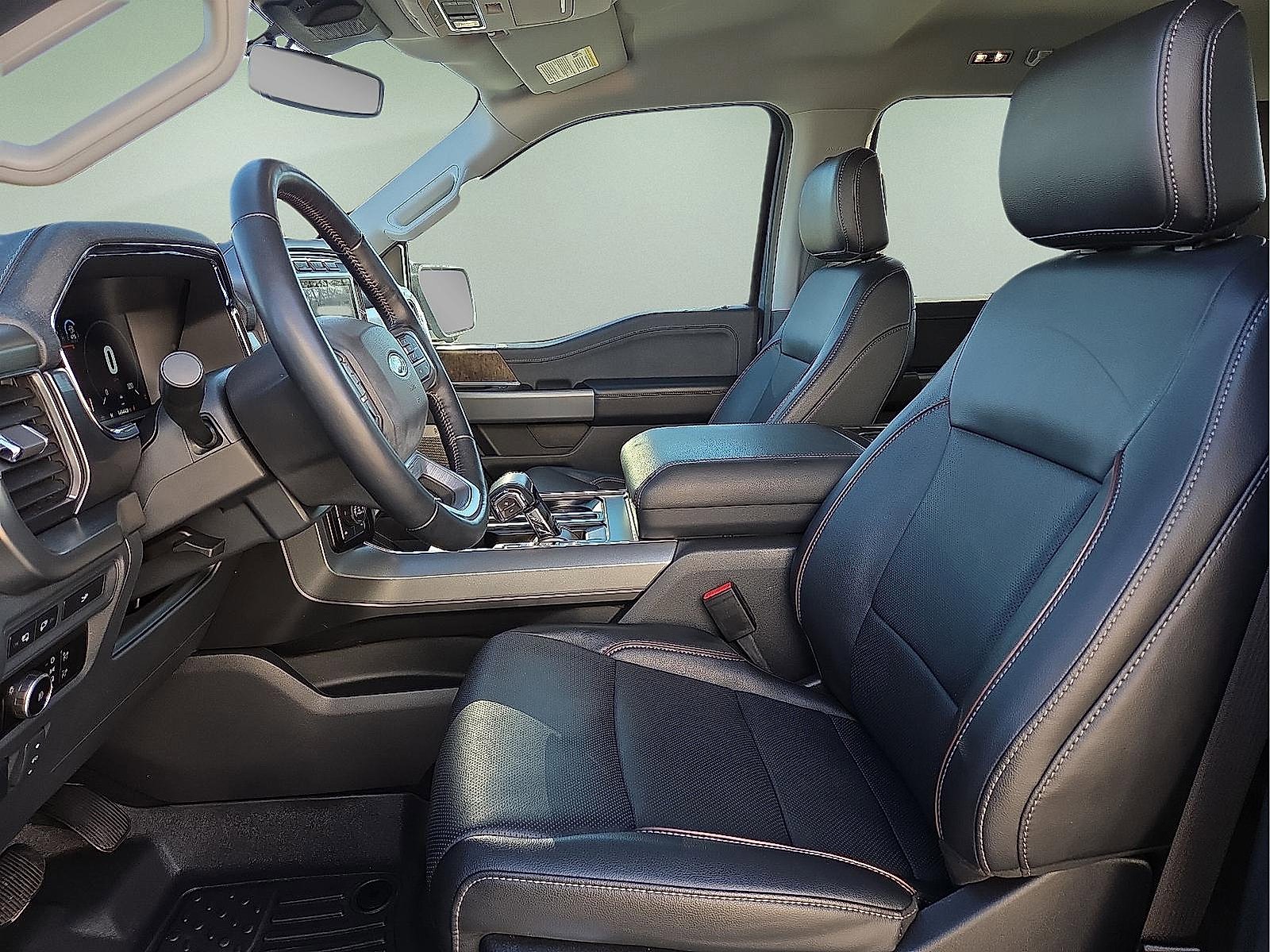 Used 2023 Ford F150 Lariat w/ Trailer Tow Package image 15