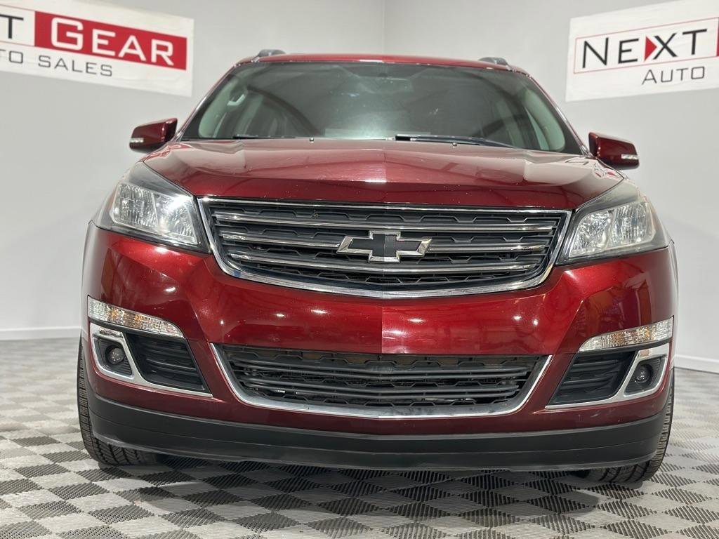 Used 2017 Chevrolet Traverse LT image 3