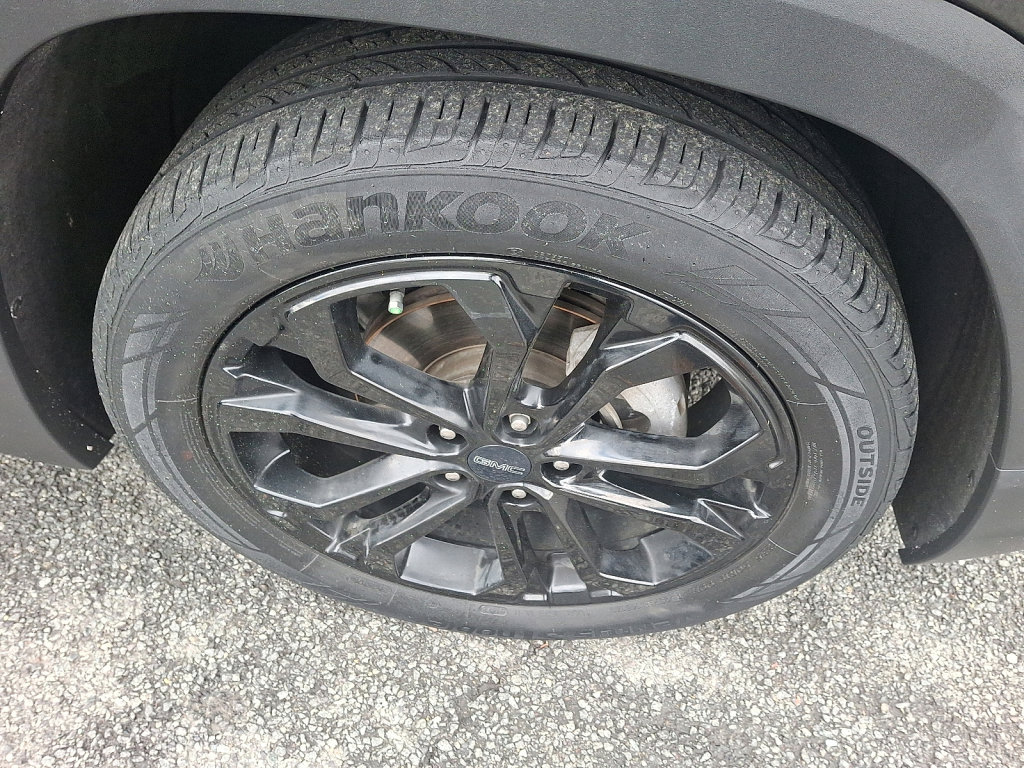 Used 2019 GMC Terrain SLE w/ Driver Convenience Package image 9