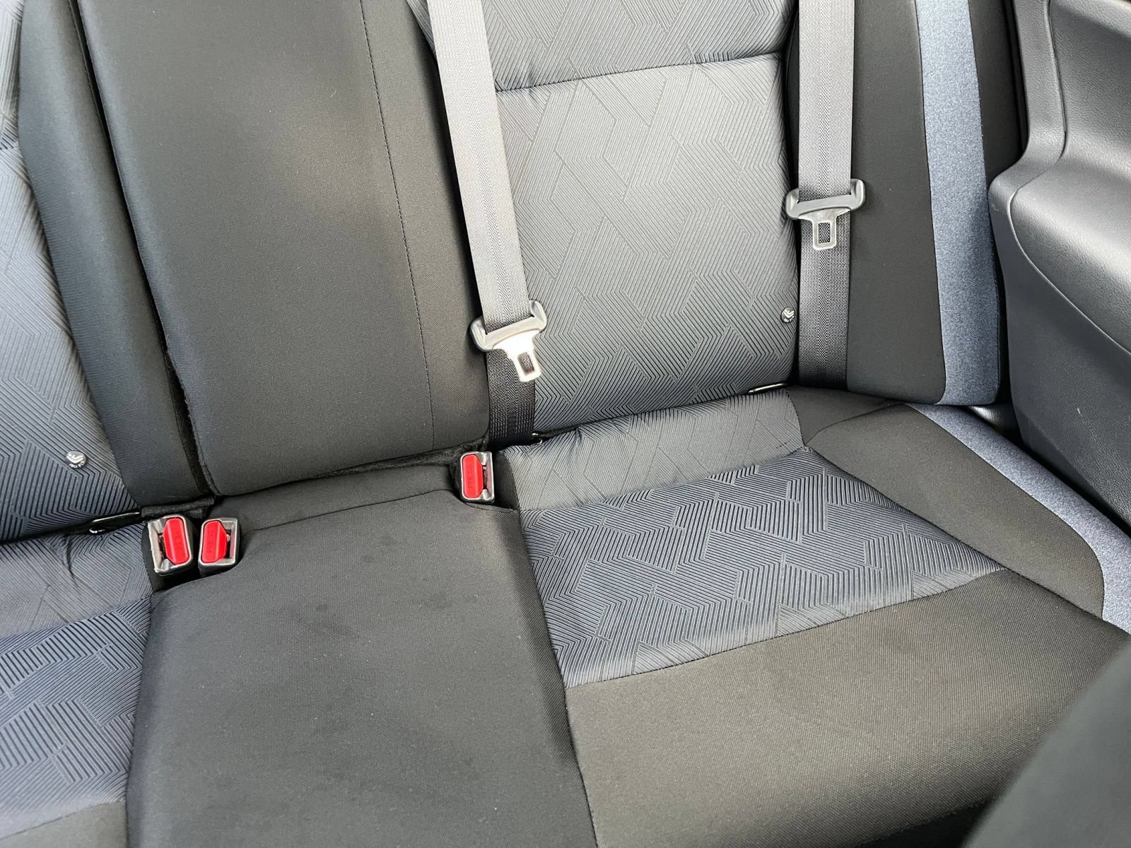 Used 2025 Nissan Versa SV FWD image 36