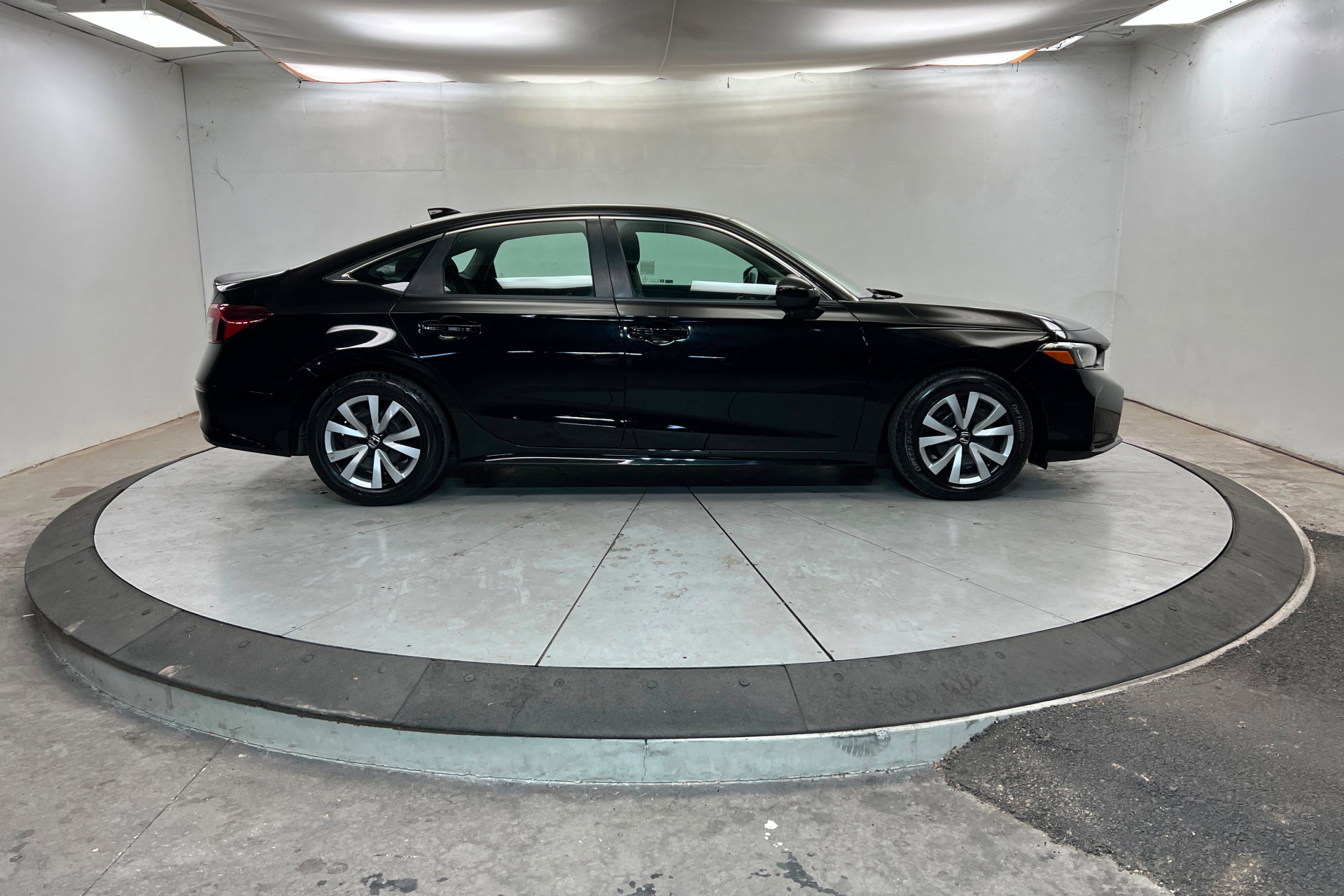 Used 2025 Honda Civic LX image 7