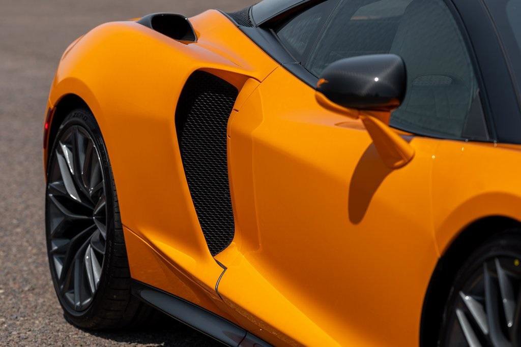 Used 2025 McLaren GTS RWD image 18