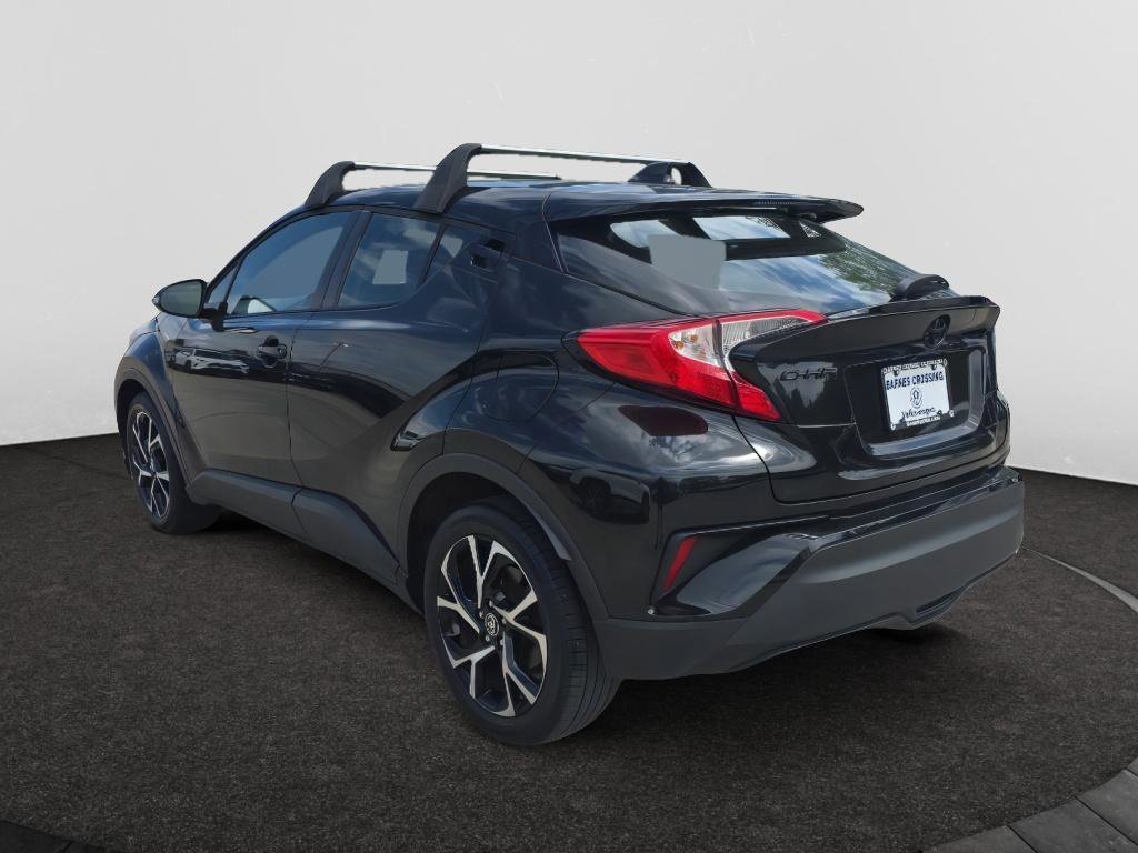 Used 2021 Toyota C-HR XLE FWD image 3