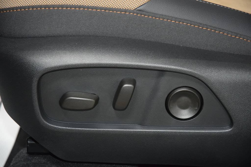 New 2027 Chevrolet Equinox ACTIV w/ Safety and Technology Package FWD image 42