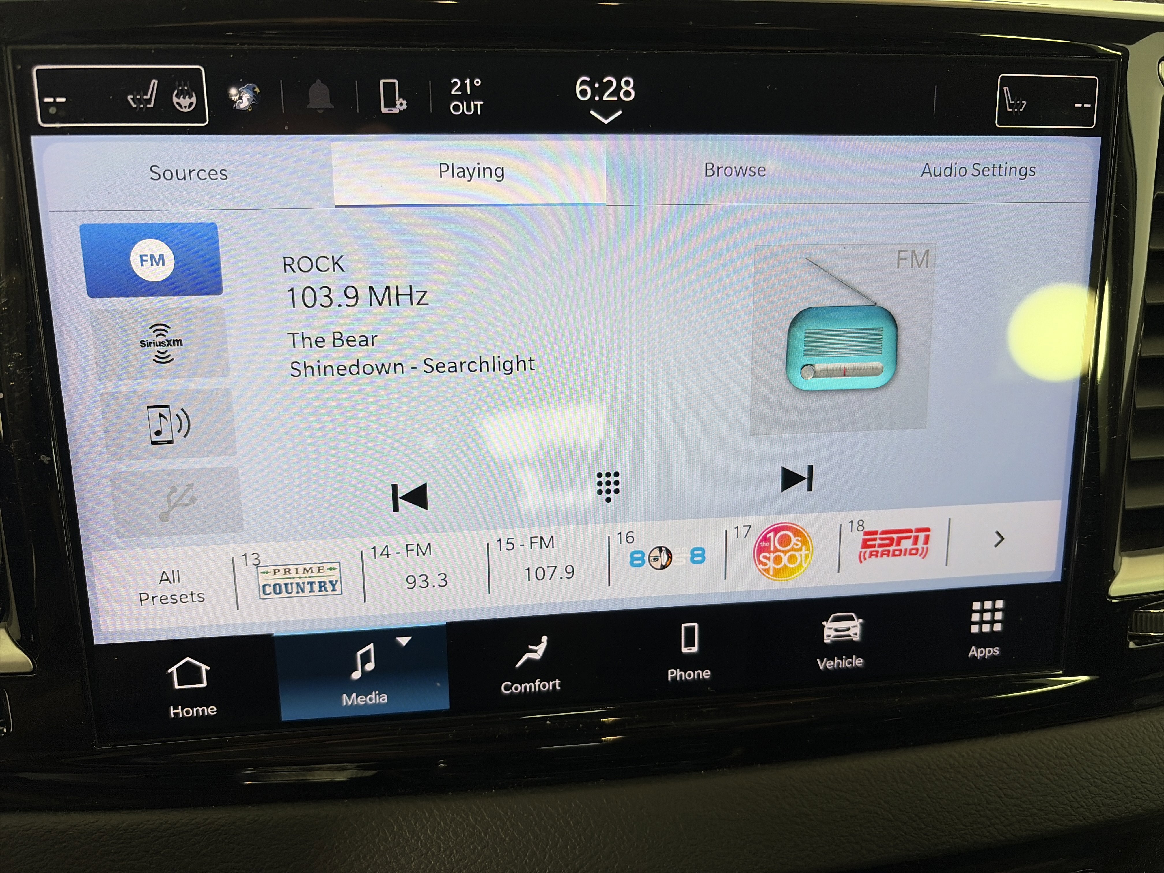 Used 2024 Chrysler Pacifica Touring-L image 19