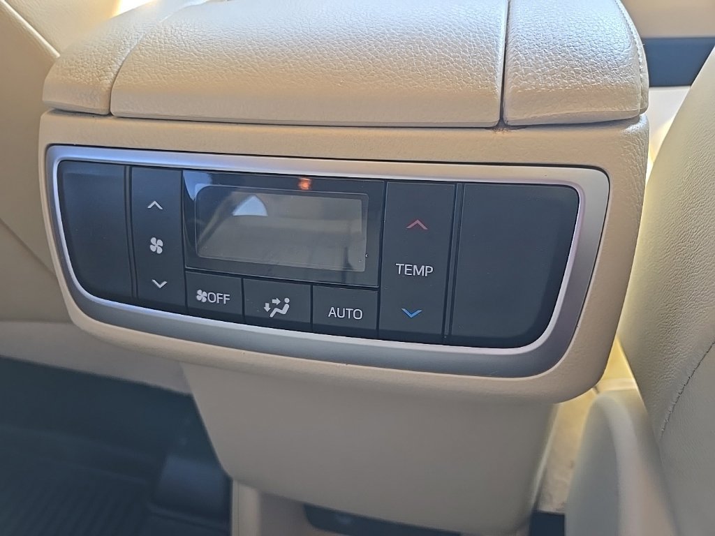 Used 2019 Toyota Highlander XLE FWD image 82