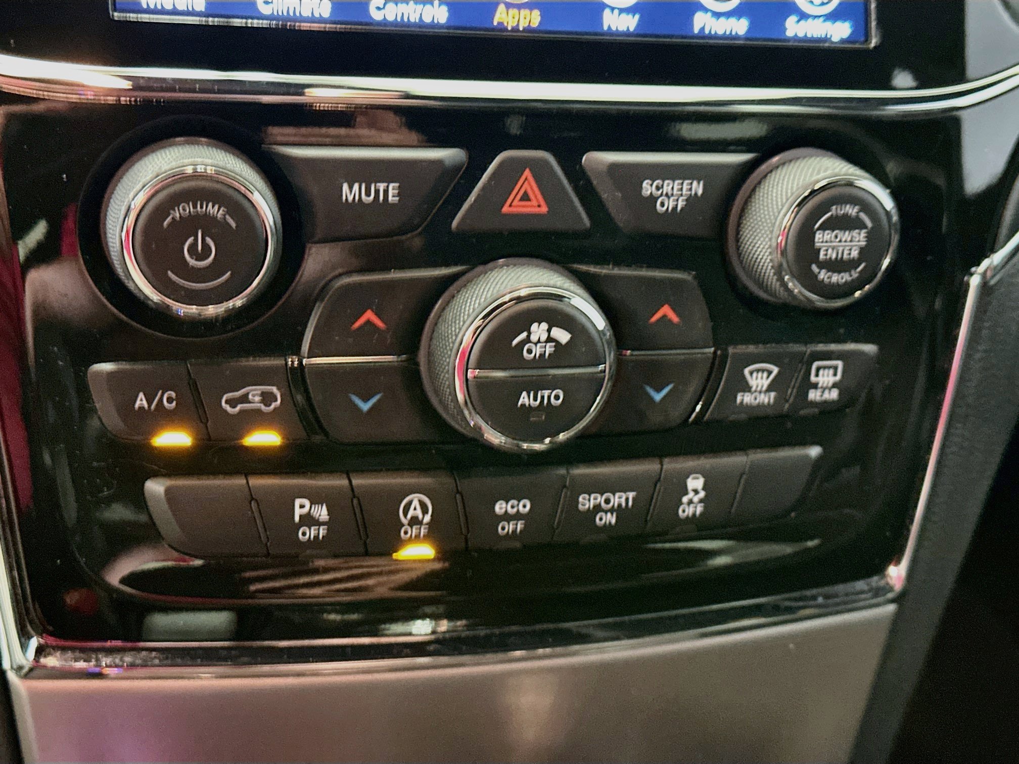 Used 2021 Jeep Grand Cherokee Limited AWD/4WD image 24