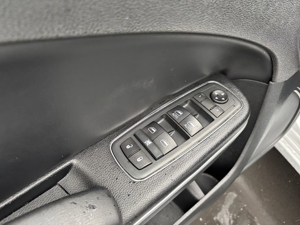 Used 2020 Dodge Charger SXT w/ Leather Interior Group image 25