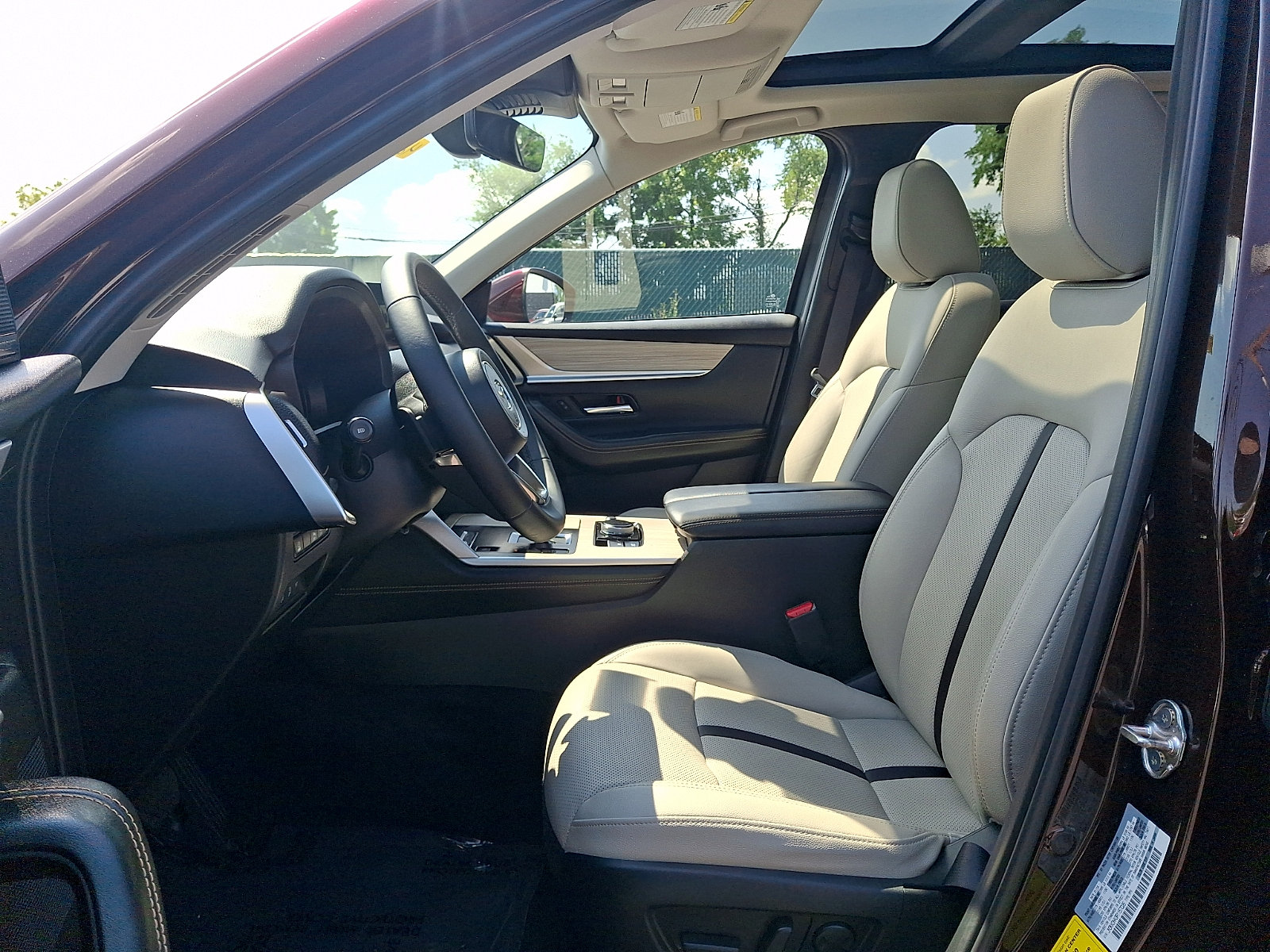 Certified 2024 MAZDA CX-90 Plug-In Hybrid w/ Premium Pkg AWD/4WD image 17