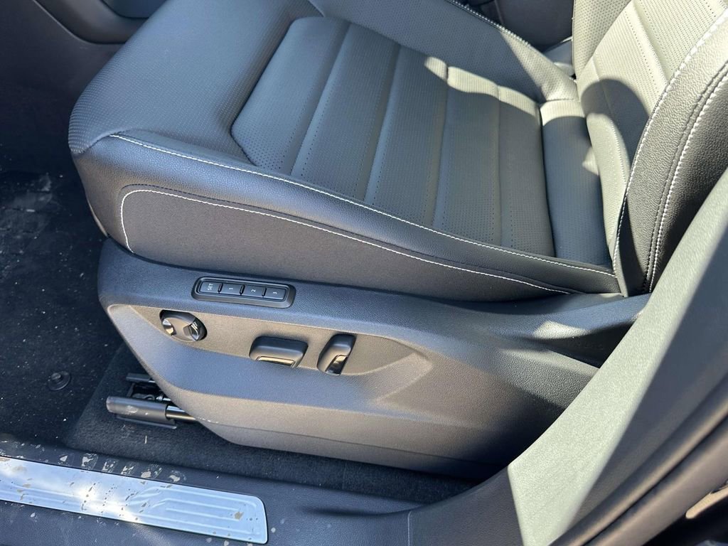 New 2026 Volkswagen Atlas Cross Sport SEL R-Line image 17