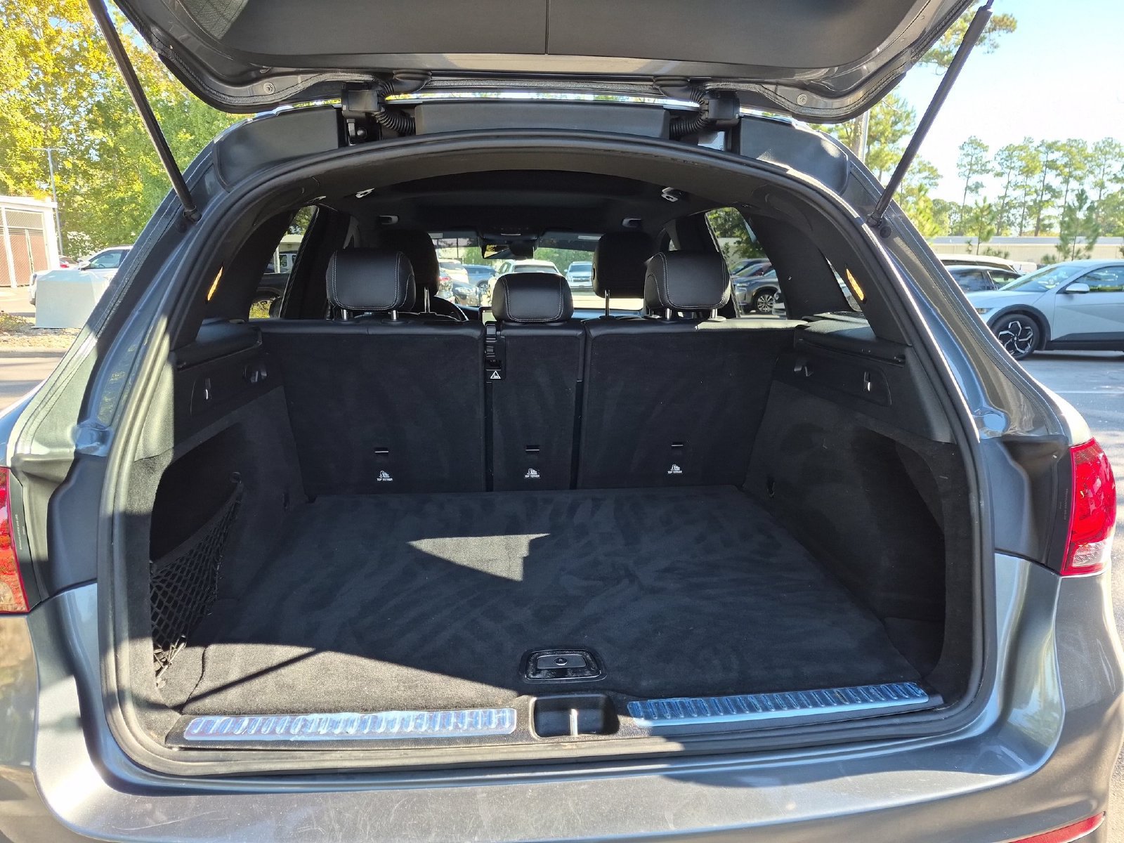 Used 2021 Mercedes-Benz GLC 300 4MATIC image 31