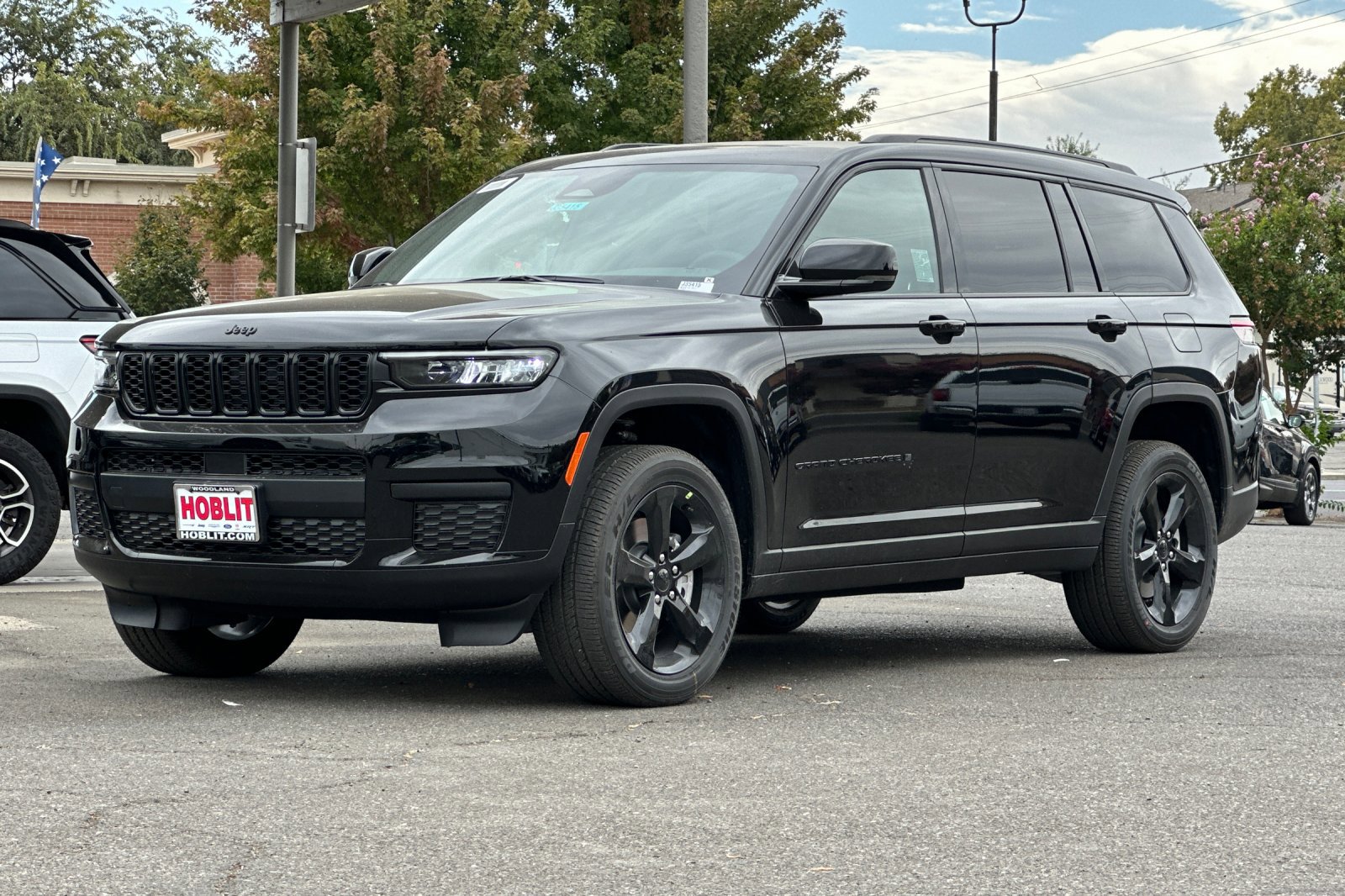 New 2025 Jeep Grand Cherokee L Altitude image 7