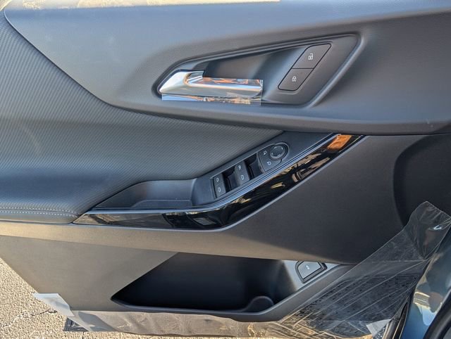 New 2026 Chevrolet Equinox LT w/ Convenience Package II FWD image 10