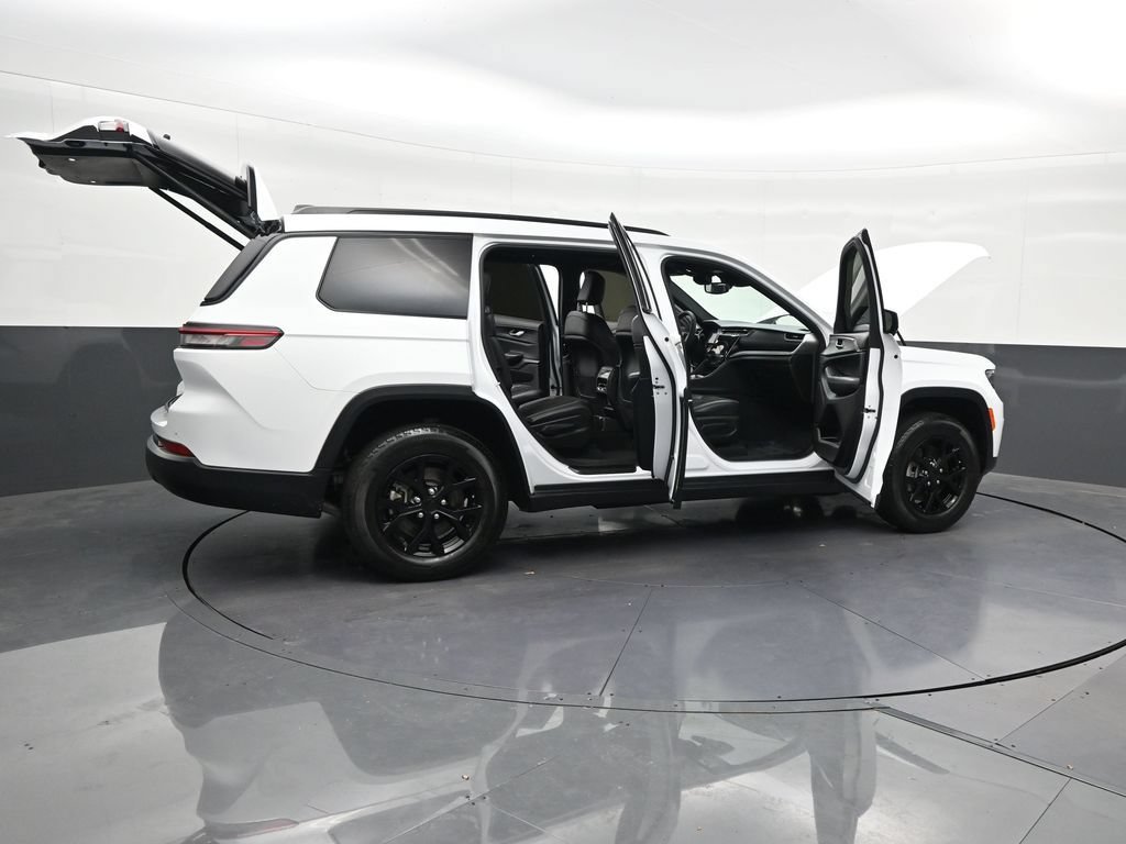 Used 2024 Jeep Grand Cherokee L Altitude AWD/4WD image 36