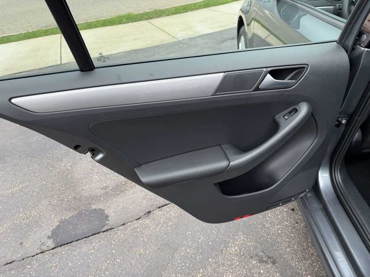 Used 2018 Volkswagen Jetta S w/ Cold Weather Package FWD image 14