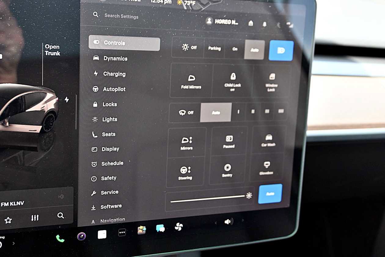 Used 2022 Tesla Model Y Performance AWD/4WD image 24