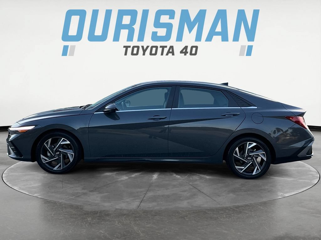 Used 2024 Hyundai Elantra Limited FWD image 4