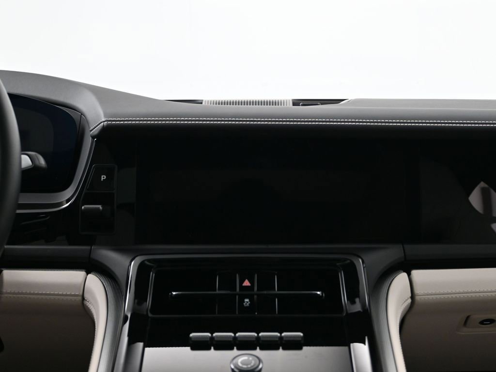 Used 2026 Porsche Panamera 4 image 11