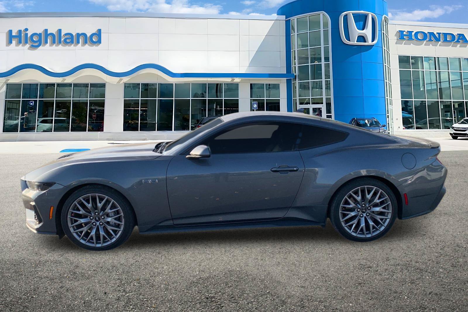 Used 2025 Ford Mustang GT Premium RWD image 2