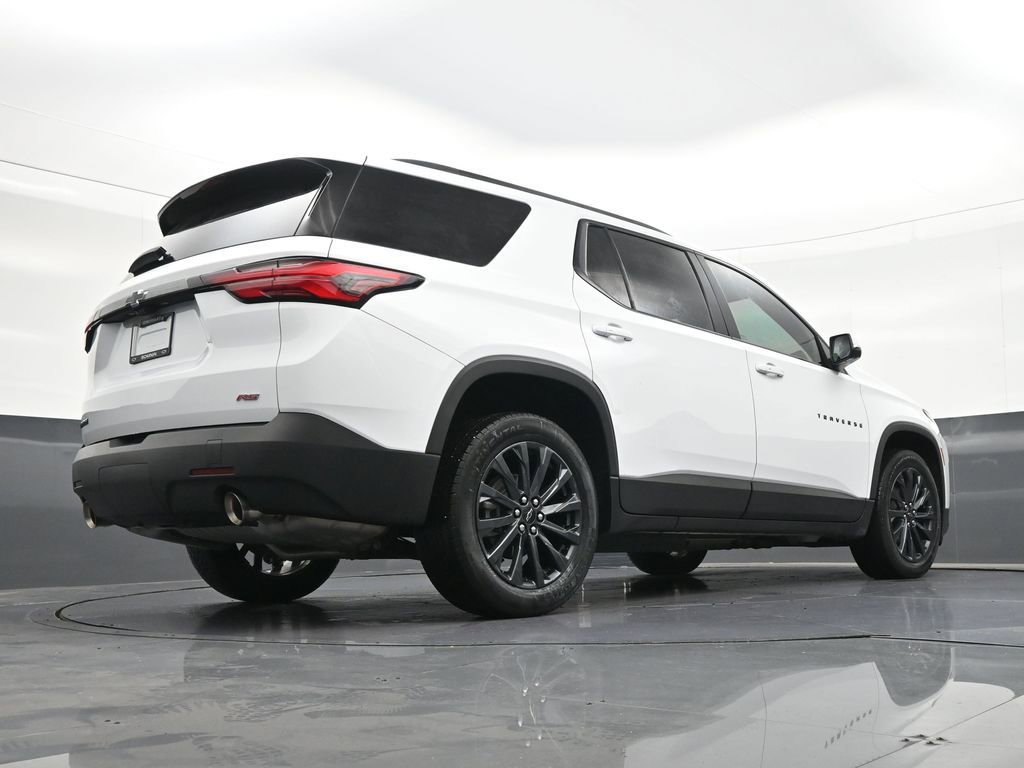 Used 2023 Chevrolet Traverse RS FWD image 28