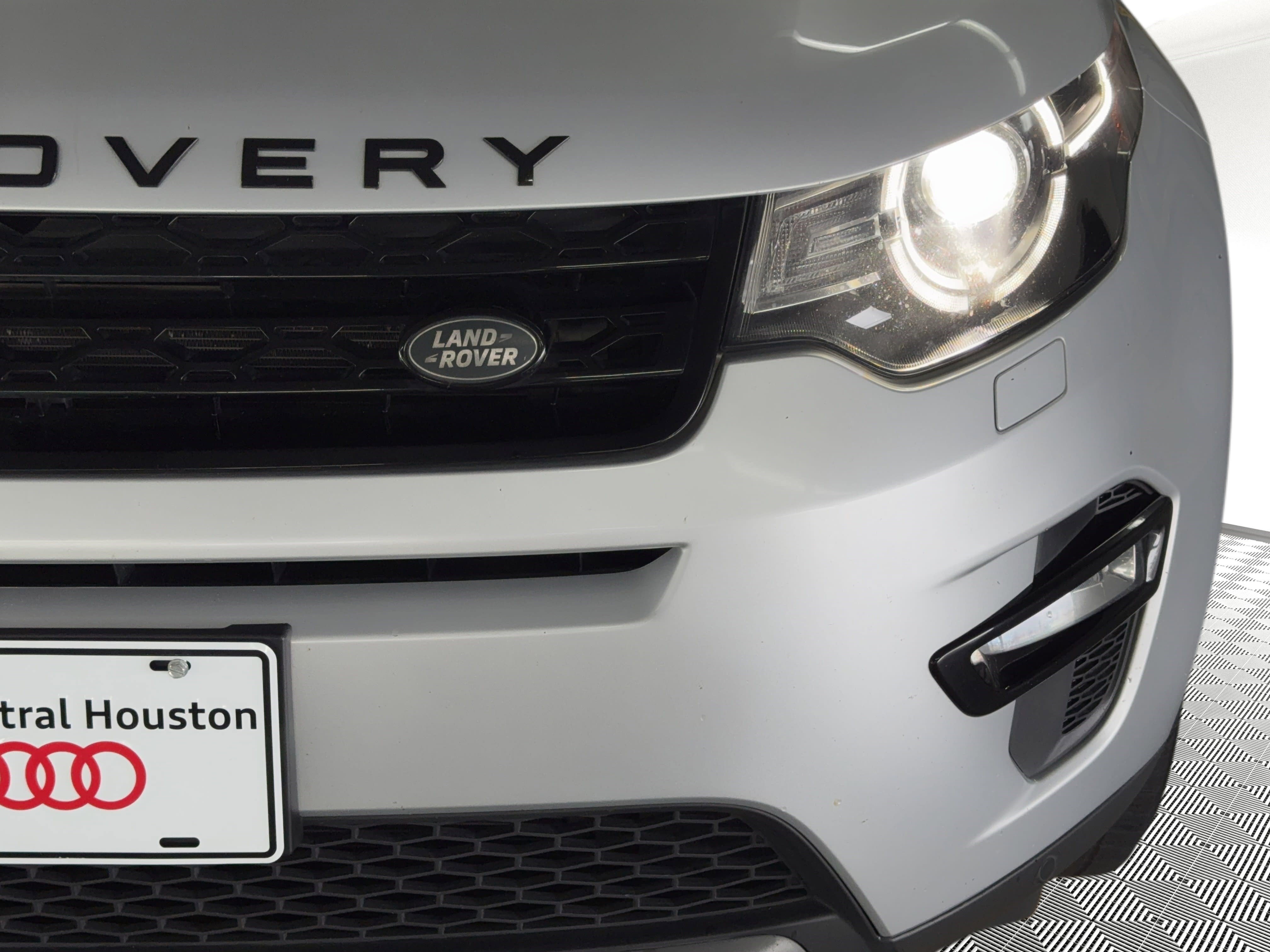 Used 2019 Land Rover Discovery Sport HSE AWD/4WD image 11