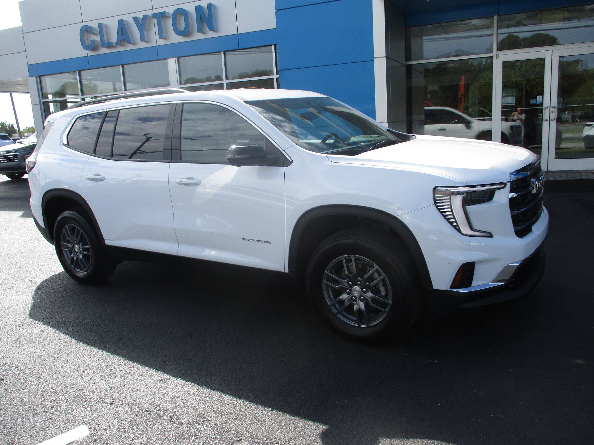 Used 2025 GMC Acadia Elevation FWD image 25