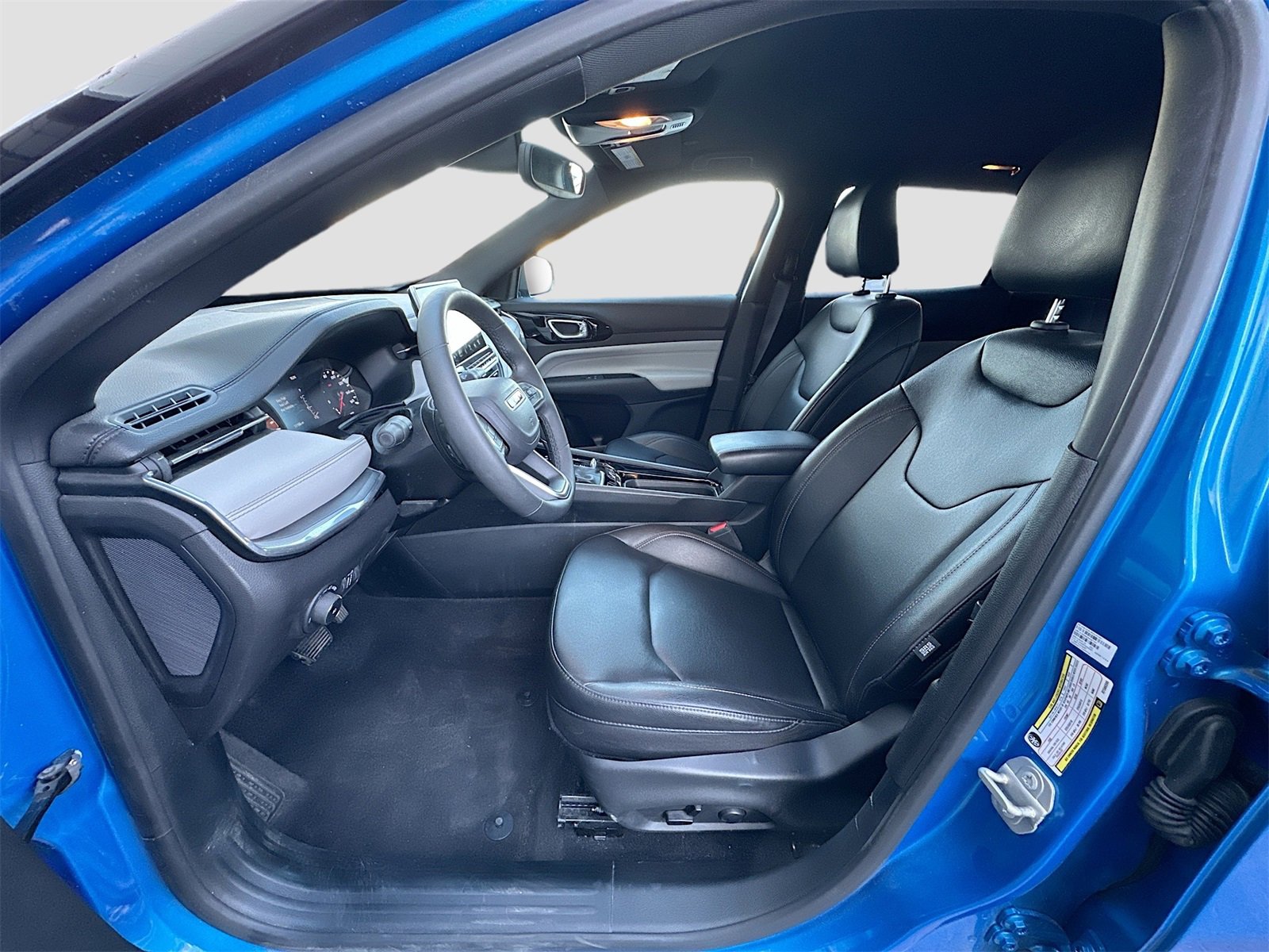 Used 2024 Jeep Compass Limited image 21