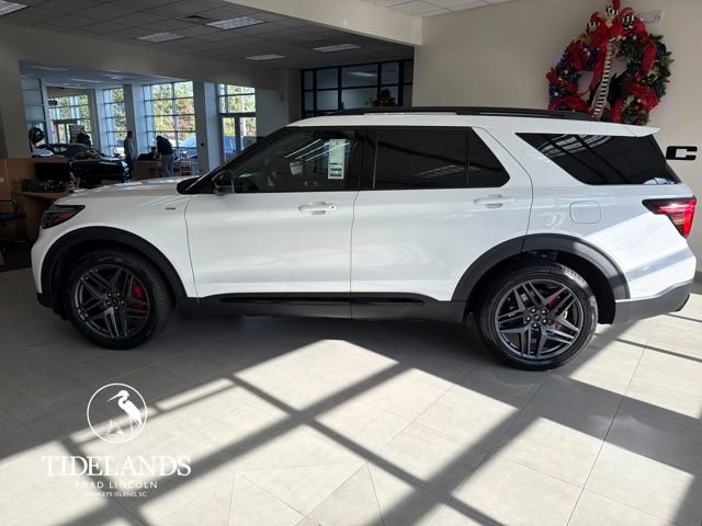 New 2026 Ford Explorer ST-Line w/ ST-Line Street Pack RWD image 5