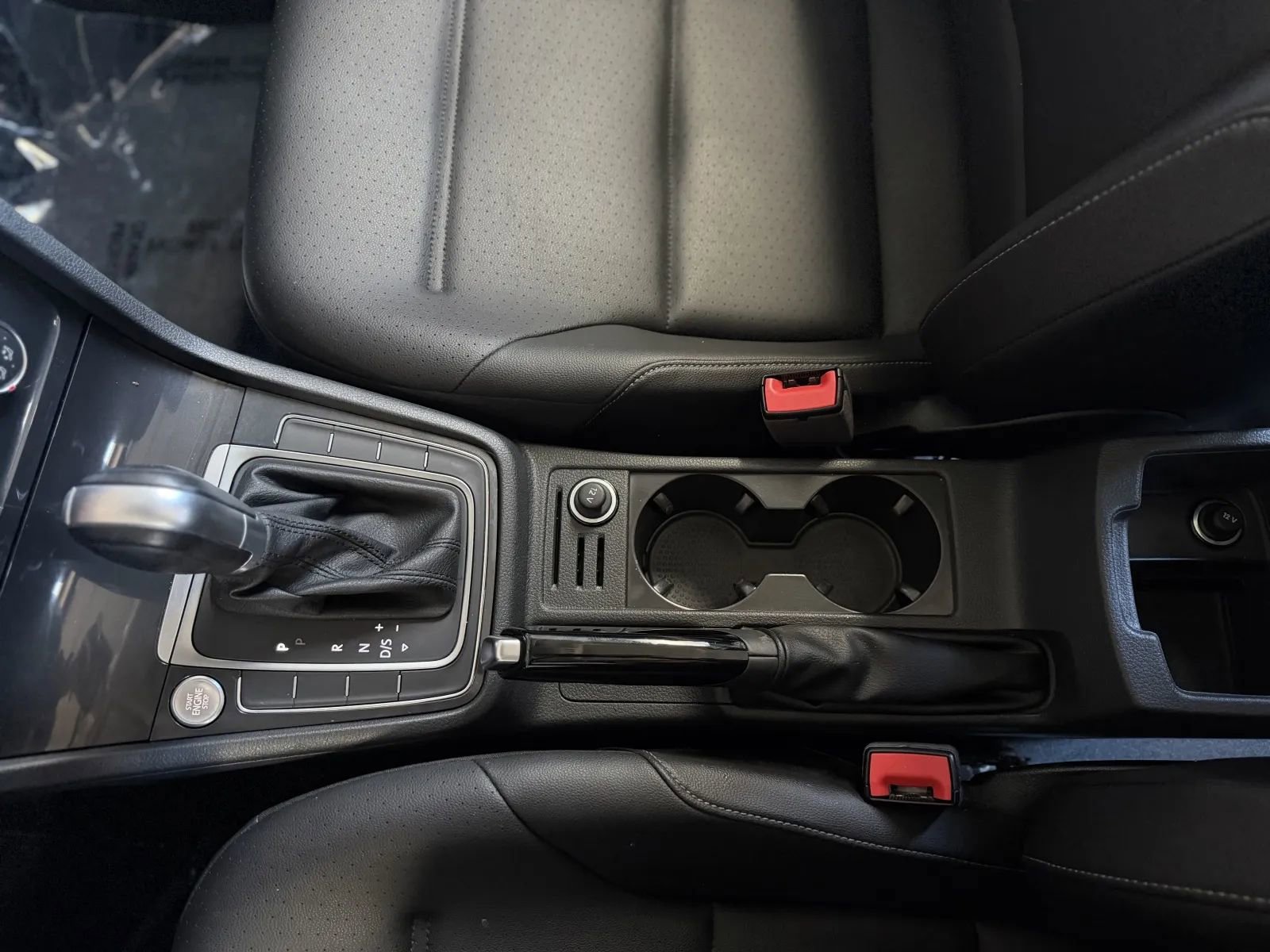 Used 2018 Volkswagen Golf SE image 28